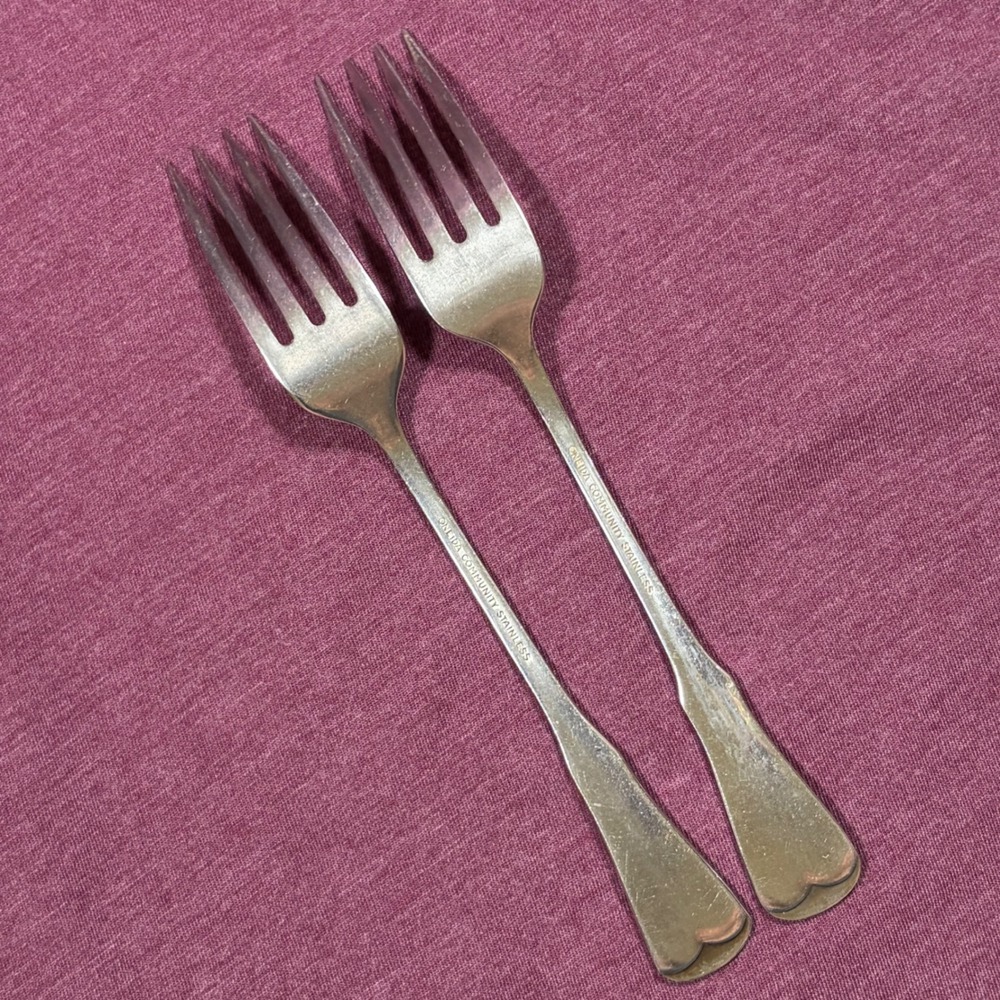 Vintage Oneida Patrick Henry Stainless Dinner Forks Set of 2 Replacement 7.25" - Picture 6 of 10